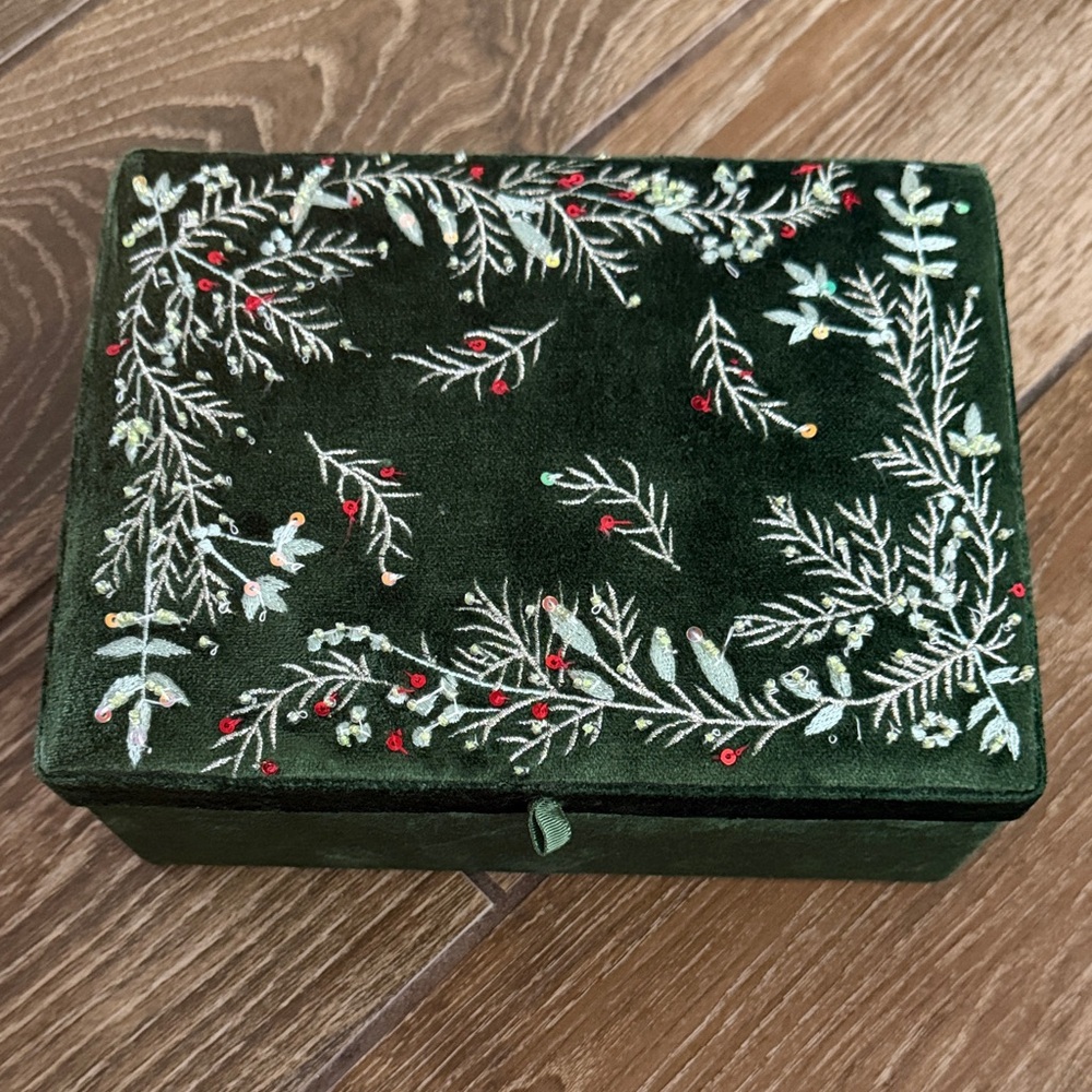Embroidered Green Velvet Jewelry Box